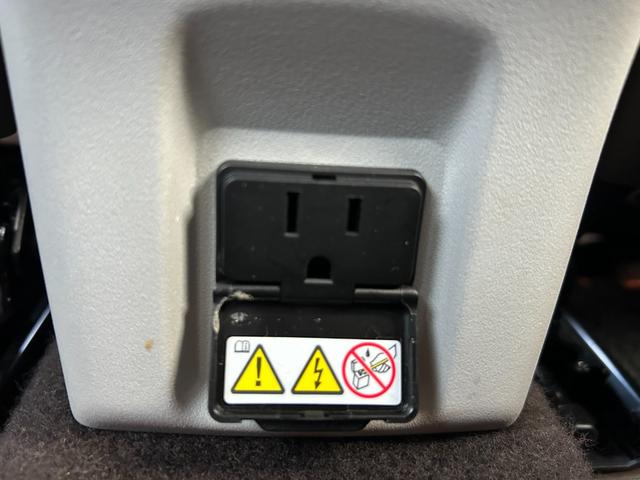 ジープ・レネゲード リミテッド 白革シート シートヒーター パワーシート 社外8インチナビ TV バックカメラ Bluetooth ステアリングヒーター ETC クルコン BSM LKA コーナーセンサー 純正17インチAW ETC(45枚目)