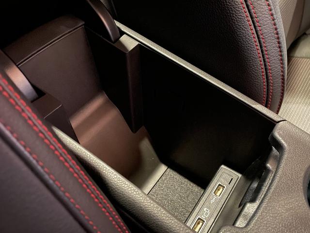 ＣＬＡクラス シューティングブレーク ＣＬＡ４５　４マチック　シューティングブレーク　パノラミックスライディングルーフ　黒革シート　シートヒーター　純正ナビ　フルセグＴＶ　バックカメラ　ＡｐｐｌｅＣａｒＰｌａｙ　Ｂｌｕｅｔｏｏｔｈ　ＡＣＣ　ブラインドスポット　アイドリングストップ（20枚目）
