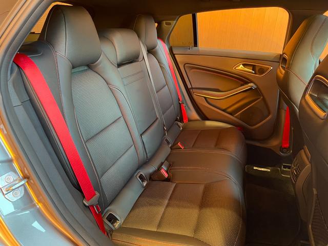 ＣＬＡクラス シューティングブレーク ＣＬＡ４５　４マチック　シューティングブレーク　パノラミックスライディングルーフ　黒革シート　シートヒーター　純正ナビ　フルセグＴＶ　バックカメラ　ＡｐｐｌｅＣａｒＰｌａｙ　Ｂｌｕｅｔｏｏｔｈ　ＡＣＣ　ブラインドスポット　アイドリングストップ（30枚目）