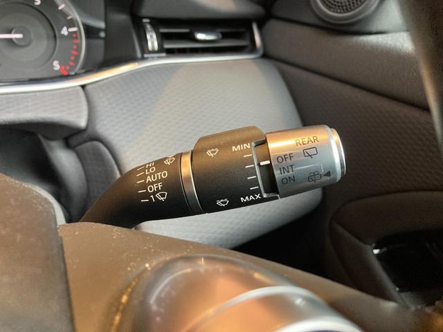 レンジローバーイヴォーク Ｓ　黒革シート　シートヒーター　パワーシート　純正ナビ　３６０°カメラ　ＣａｒＰｌａｙ　ドライブパック　ＡＣＣ　ＬＫＡ　ＢＳＭ　キーレスエントリー　純正１８インチＡＷ　ＬＥＤヘッドライト　ＥＴＣ（14枚目）