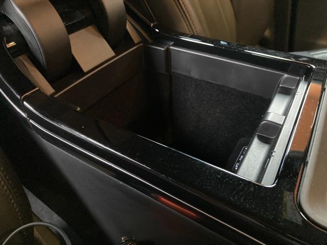 レンジローバーイヴォーク Ｓ　黒革シート　シートヒーター　パワーシート　純正ナビ　３６０°カメラ　ＣａｒＰｌａｙ　ドライブパック　ＡＣＣ　ＬＫＡ　ＢＳＭ　キーレスエントリー　純正１８インチＡＷ　ＬＥＤヘッドライト　ＥＴＣ（17枚目）