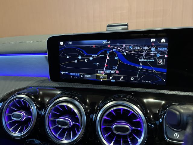 ＣＬＡクラス ＣＬＡ２００ｄ　ＡＭＧライン　パノラマサンルーフ　レザーエクスクルーシブ　黒革シート　シートヒーター　アドバンスドＰＫＧ　アドバンスドサウンド　ヘッドアップディスプレイ　純正ナビ　フルセグＴＶ　３６０度カメラ　ＡＣＣ　ＬＫＡ（11枚目）