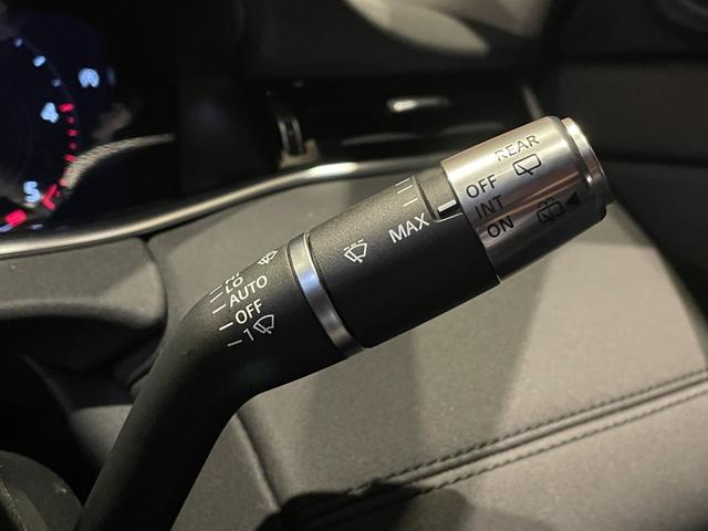 レンジローバーイヴォーク Ｓ　Ｄ２００　ワンオーナー　黒革　シートヒーター　パワーシート　ドライブパック　ナビ　ＣａｒＰｌａｙ　３６０度カメラ　Ｂｌｕｅｔｏｏｔｈ　ＡＣＣ　ＬＫＡ　ブラインドスポット　ＬＥＤヘッドライト　純正２０インチＡＷ（12枚目）