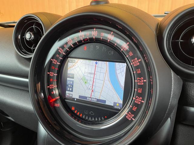 MINI クーパーSD クロスオーバー ナビ TV Bluetooth バックカメラ パドルシフト キーレス ETC 純正17インチブラックホイール HIDブラックヘッドライト オートライト ピアノブラックエクステリア アンビエントライト(4枚目)