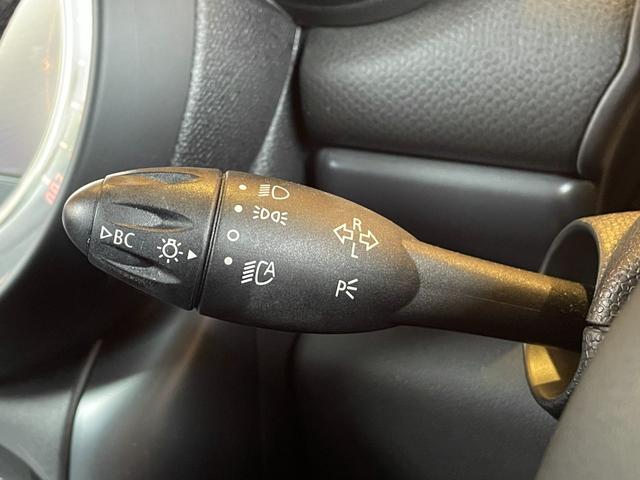 MINI クーパーSD クロスオーバー ナビ TV Bluetooth バックカメラ パドルシフト キーレス ETC 純正17インチブラックホイール HIDブラックヘッドライト オートライト ピアノブラックエクステリア アンビエントライト(13枚目)