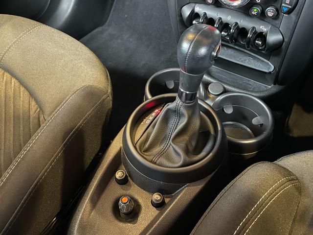 MINI クーパーSD クロスオーバー ナビ TV Bluetooth バックカメラ パドルシフト キーレス ETC 純正17インチブラックホイール HIDブラックヘッドライト オートライト ピアノブラックエクステリア アンビエントライト(16枚目)