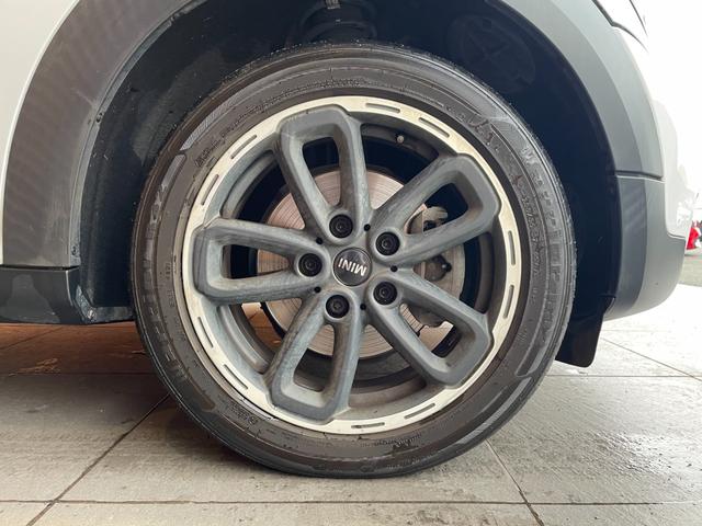 MINI クーパーSD クロスオーバー ナビ TV Bluetooth バックカメラ パドルシフト キーレス ETC 純正17インチブラックホイール HIDブラックヘッドライト オートライト ピアノブラックエクステリア アンビエントライト(32枚目)