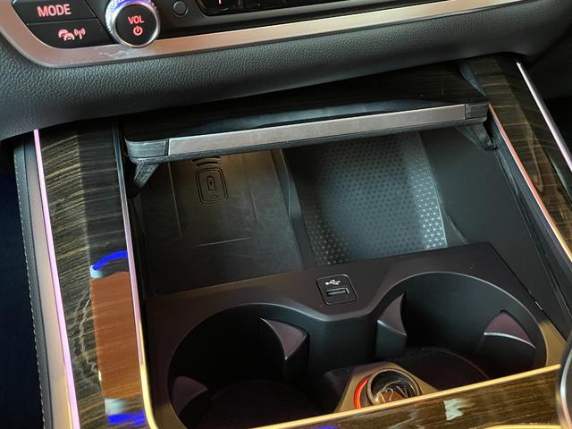 X5 xDrive 35d Mスポーツ 純正ナビ フルセグTV 360度カメラ 黒革シート シートヒーター クリスタルシフト ACC ヘッドアップディスプレイ カーボングリル 純正19インチアルミ パーキングアシスト レーンキープ(22枚目)