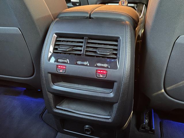 X5 xDrive 35d Mスポーツ 純正ナビ フルセグTV 360度カメラ 黒革シート シートヒーター クリスタルシフト ACC ヘッドアップディスプレイ カーボングリル 純正19インチアルミ パーキングアシスト レーンキープ(32枚目)