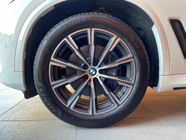 X5 xDrive 35d Mスポーツ 純正ナビ フルセグTV 360度カメラ 黒革シート シートヒーター クリスタルシフト ACC ヘッドアップディスプレイ カーボングリル 純正19インチアルミ パーキングアシスト レーンキープ(39枚目)