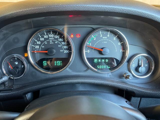 ���Ђł̍���ɉ����A��O�ҋ@�ւɈϑ����A�ԗ��̊Ӓ���s���Ă���܂��B�f�����Ӓ�͂i�`�`�`�i���{�����ԊӒ苦��j�Ɉϑ����A���O���̏�ԁA���s�����A�@�ցA�C�������ׂ����`�F�b�N�v���܂��B