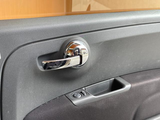 ５００ ツインエア　ラウンジ　社外メモリナビ　バックカメラ　フルセグＴＶ　ＣＤ／ＤＶＤ再生　Ｂｌｕｅｔｏｏｔｈ　ガラスルーフ　ＨＩＤヘッドライト　純正１５インチアルミホイル　アイドリングストップ　ステアリングスイッチ　ＥＴＣ（21枚目）