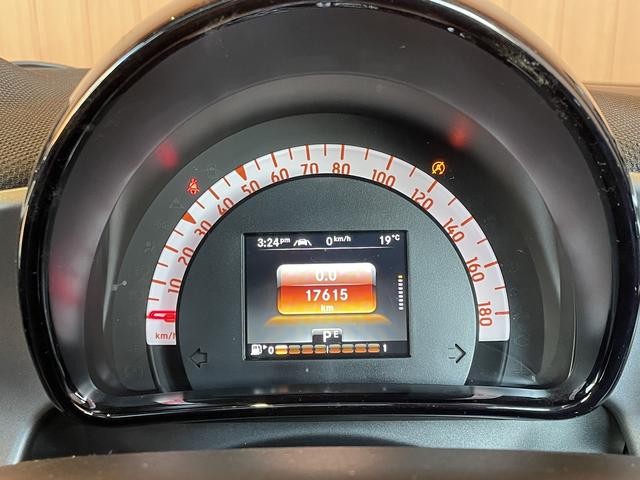 スマートフォーフォー BRABUS スポーツ 社外9インチナビ フルセグTV Bluetooth パノラマガラスルーフ 黒革シート シートヒーター アイドリングストップ コーナーセンサー 衝突被害軽減ブレーキ クルーズコントロール パドルシフト(6枚目)