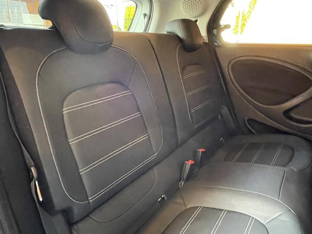 スマートフォーフォー BRABUS スポーツ 社外9インチナビ フルセグTV Bluetooth パノラマガラスルーフ 黒革シート シートヒーター アイドリングストップ コーナーセンサー 衝突被害軽減ブレーキ クルーズコントロール パドルシフト(29枚目)