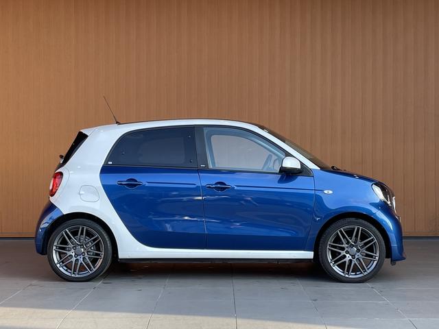 スマートフォーフォー BRABUS スポーツ 社外9インチナビ フルセグTV Bluetooth パノラマガラスルーフ 黒革シート シートヒーター アイドリングストップ コーナーセンサー 衝突被害軽減ブレーキ クルーズコントロール パドルシフト(43枚目)