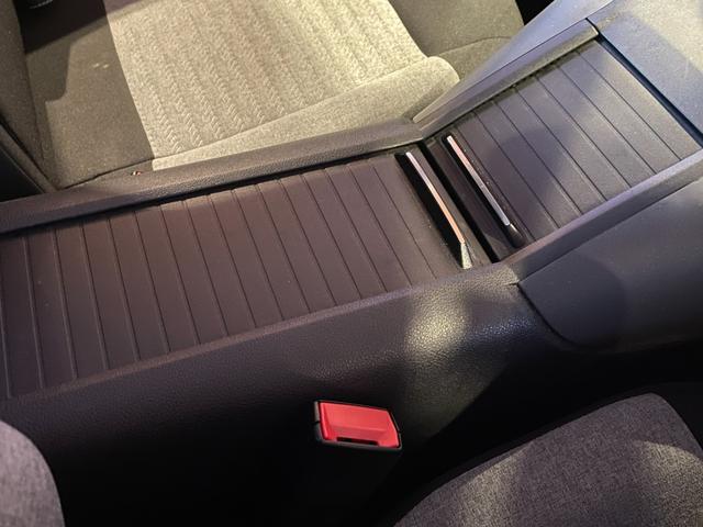 ベルランゴ シャイン　ディスプレイオーディオ　３６０度カメラ　ＡｐｐｌｅＣａｒＰｌａｙ　ガラスルーフ　サンブラインド　アクティブクルーズコントロール　ブラインドスポットアシスト　レーンキープアシスト　ＥＴＣ　Ａハイビーム（23枚目）