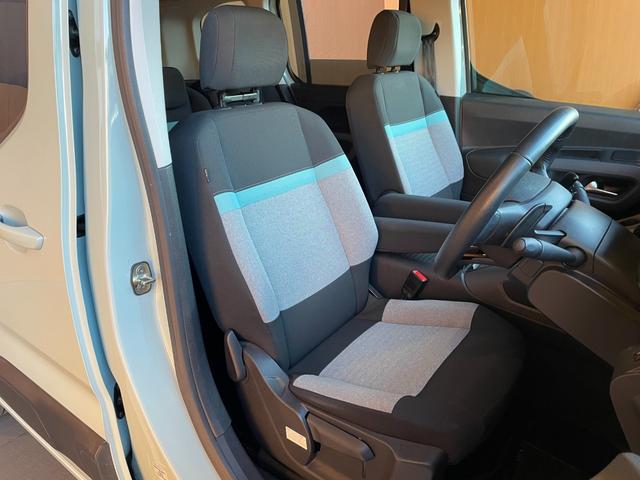 ベルランゴ シャイン　ディスプレイオーディオ　３６０度カメラ　ＡｐｐｌｅＣａｒＰｌａｙ　ガラスルーフ　サンブラインド　アクティブクルーズコントロール　ブラインドスポットアシスト　レーンキープアシスト　ＥＴＣ　Ａハイビーム（27枚目）