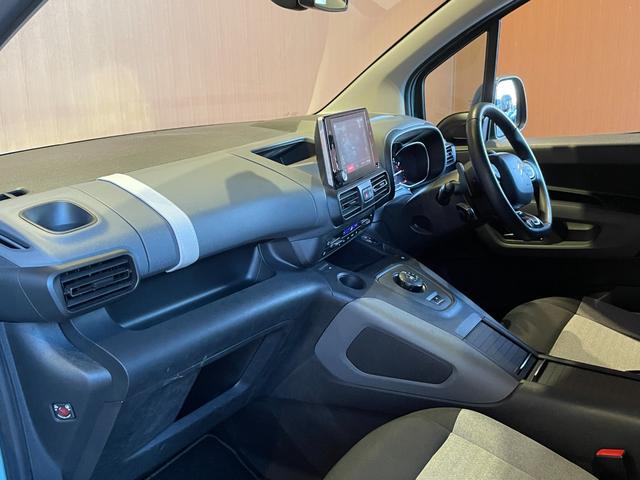 ベルランゴ シャイン　ディスプレイオーディオ　３６０度カメラ　ＡｐｐｌｅＣａｒＰｌａｙ　ガラスルーフ　サンブラインド　アクティブクルーズコントロール　ブラインドスポットアシスト　レーンキープアシスト　ＥＴＣ　Ａハイビーム（32枚目）