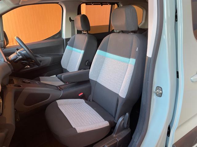 ベルランゴ シャイン　ディスプレイオーディオ　３６０度カメラ　ＡｐｐｌｅＣａｒＰｌａｙ　ガラスルーフ　サンブラインド　アクティブクルーズコントロール　ブラインドスポットアシスト　レーンキープアシスト　ＥＴＣ　Ａハイビーム（33枚目）