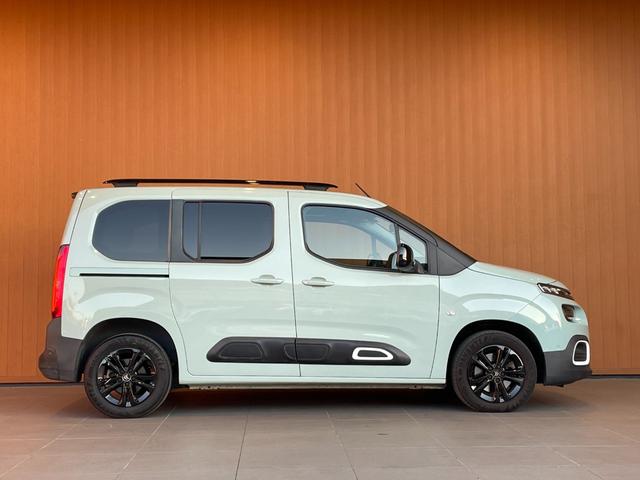 ベルランゴ シャイン　ディスプレイオーディオ　３６０度カメラ　ＡｐｐｌｅＣａｒＰｌａｙ　ガラスルーフ　サンブラインド　アクティブクルーズコントロール　ブラインドスポットアシスト　レーンキープアシスト　ＥＴＣ　Ａハイビーム（43枚目）