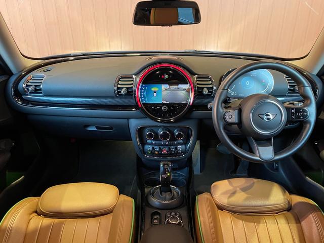 MINI クーパーD クラブマン クラシック・トリム ナビ バックカメラ コンフォートアクセス フットトランクオープナー インテリジェントセーフティ クルーズコントロール LKA LEDヘッドライト アンビエントライト ETC 純正17インチブラックAW(4枚目)