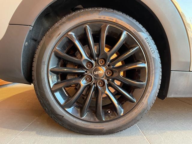 MINI クーパーD クラブマン クラシック・トリム ナビ バックカメラ コンフォートアクセス フットトランクオープナー インテリジェントセーフティ クルーズコントロール LKA LEDヘッドライト アンビエントライト ETC 純正17インチブラックAW(36枚目)