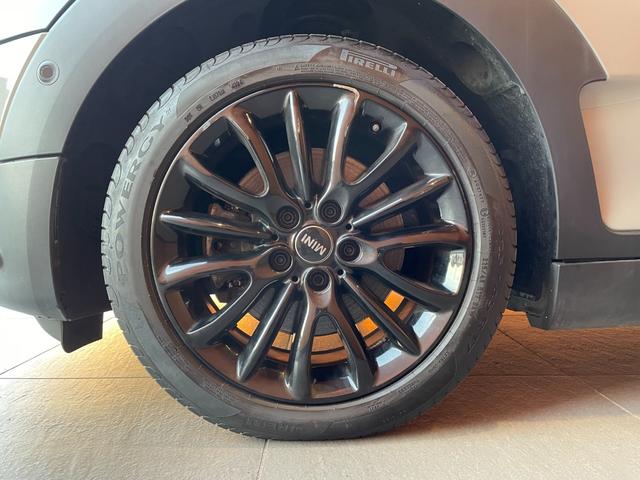 MINI クーパーD クラブマン クラシック・トリム ナビ バックカメラ コンフォートアクセス フットトランクオープナー インテリジェントセーフティ クルーズコントロール LKA LEDヘッドライト アンビエントライト ETC 純正17インチブラックAW(37枚目)