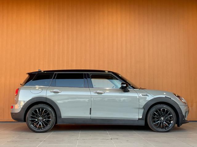 MINI クーパーD クラブマン クラシック・トリム ナビ バックカメラ コンフォートアクセス フットトランクオープナー インテリジェントセーフティ クルーズコントロール LKA LEDヘッドライト アンビエントライト ETC 純正17インチブラックAW(41枚目)