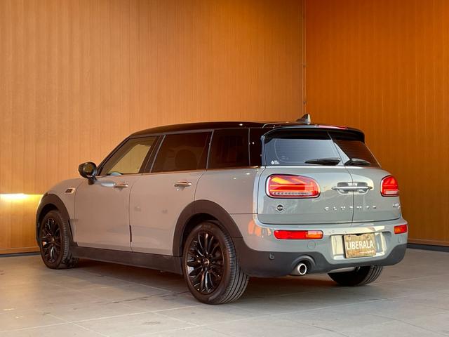 MINI クーパーD クラブマン クラシック・トリム ナビ バックカメラ コンフォートアクセス フットトランクオープナー インテリジェントセーフティ クルーズコントロール LKA LEDヘッドライト アンビエントライト ETC 純正17インチブラックAW(44枚目)