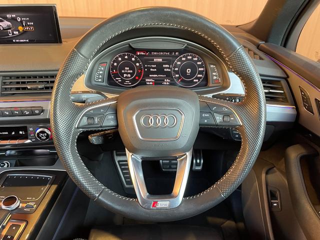 Ｑ７ ４５ＴＦＳＩクワトロ　Ｓラインパッケージ　ワンオーナー　純正ナビ　３６０度カメラ　フルセグＴＶ　７シーターパッケージ　ＡＣＣ　サイドアシスト　アクティブレーンアシスト　パワーバックドア　黒革シート　シートヒーター（5枚目）