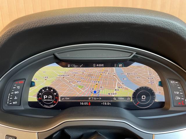 Ｑ７ ４５ＴＦＳＩクワトロ　Ｓラインパッケージ　ワンオーナー　純正ナビ　３６０度カメラ　フルセグＴＶ　７シーターパッケージ　ＡＣＣ　サイドアシスト　アクティブレーンアシスト　パワーバックドア　黒革シート　シートヒーター（7枚目）