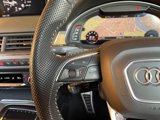 Ｑ７ ４５ＴＦＳＩクワトロ　Ｓラインパッケージ　ワンオーナー　純正ナビ　３６０度カメラ　フルセグＴＶ　７シーターパッケージ　ＡＣＣ　サイドアシスト　アクティブレーンアシスト　パワーバックドア　黒革シート　シートヒーター（8枚目）