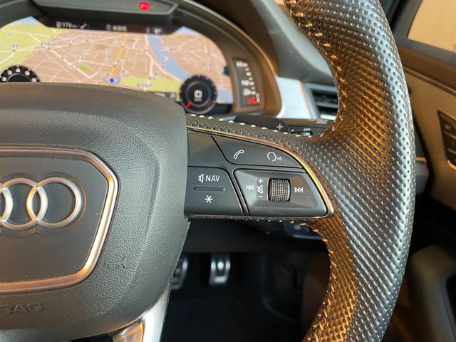 Ｑ７ ４５ＴＦＳＩクワトロ　Ｓラインパッケージ　ワンオーナー　純正ナビ　３６０度カメラ　フルセグＴＶ　７シーターパッケージ　ＡＣＣ　サイドアシスト　アクティブレーンアシスト　パワーバックドア　黒革シート　シートヒーター（9枚目）