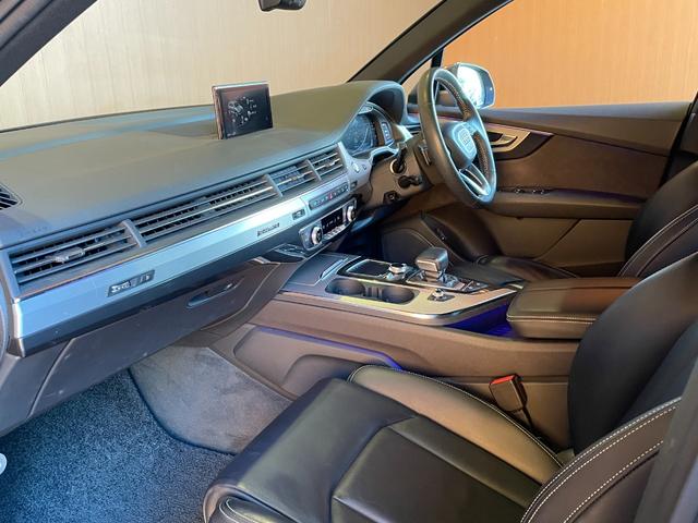 Ｑ７ ４５ＴＦＳＩクワトロ　Ｓラインパッケージ　ワンオーナー　純正ナビ　３６０度カメラ　フルセグＴＶ　７シーターパッケージ　ＡＣＣ　サイドアシスト　アクティブレーンアシスト　パワーバックドア　黒革シート　シートヒーター（31枚目）