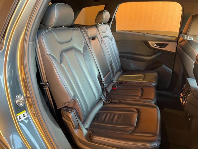 Ｑ７ ４５ＴＦＳＩクワトロ　Ｓラインパッケージ　ワンオーナー　純正ナビ　３６０度カメラ　フルセグＴＶ　７シーターパッケージ　ＡＣＣ　サイドアシスト　アクティブレーンアシスト　パワーバックドア　黒革シート　シートヒーター（33枚目）