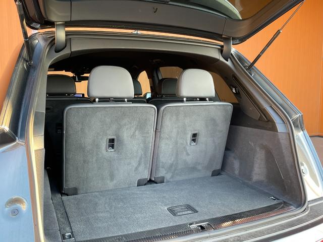 Ｑ７ ４５ＴＦＳＩクワトロ　Ｓラインパッケージ　ワンオーナー　純正ナビ　３６０度カメラ　フルセグＴＶ　７シーターパッケージ　ＡＣＣ　サイドアシスト　アクティブレーンアシスト　パワーバックドア　黒革シート　シートヒーター（37枚目）