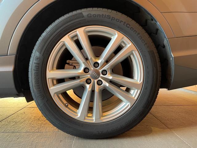 Ｑ７ ４５ＴＦＳＩクワトロ　Ｓラインパッケージ　ワンオーナー　純正ナビ　３６０度カメラ　フルセグＴＶ　７シーターパッケージ　ＡＣＣ　サイドアシスト　アクティブレーンアシスト　パワーバックドア　黒革シート　シートヒーター（43枚目）