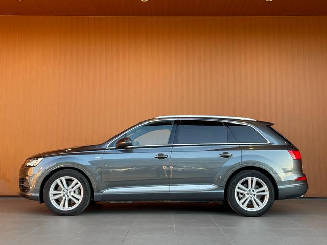 Ｑ７ ４５ＴＦＳＩクワトロ　Ｓラインパッケージ　ワンオーナー　純正ナビ　３６０度カメラ　フルセグＴＶ　７シーターパッケージ　ＡＣＣ　サイドアシスト　アクティブレーンアシスト　パワーバックドア　黒革シート　シートヒーター（47枚目）