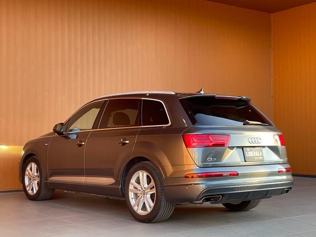 Ｑ７ ４５ＴＦＳＩクワトロ　Ｓラインパッケージ　ワンオーナー　純正ナビ　３６０度カメラ　フルセグＴＶ　７シーターパッケージ　ＡＣＣ　サイドアシスト　アクティブレーンアシスト　パワーバックドア　黒革シート　シートヒーター（48枚目）