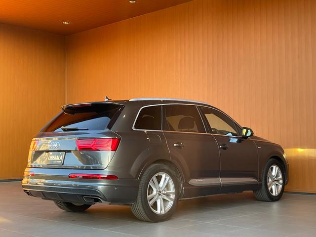 Ｑ７ ４５ＴＦＳＩクワトロ　Ｓラインパッケージ　ワンオーナー　純正ナビ　３６０度カメラ　フルセグＴＶ　７シーターパッケージ　ＡＣＣ　サイドアシスト　アクティブレーンアシスト　パワーバックドア　黒革シート　シートヒーター（50枚目）