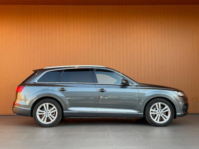 Ｑ７ ４５ＴＦＳＩクワトロ　Ｓラインパッケージ　ワンオーナー　純正ナビ　３６０度カメラ　フルセグＴＶ　７シーターパッケージ　ＡＣＣ　サイドアシスト　アクティブレーンアシスト　パワーバックドア　黒革シート　シートヒーター（51枚目）