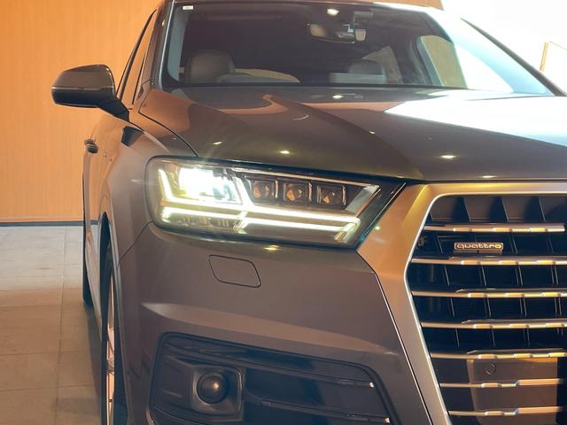 Ｑ７ ４５ＴＦＳＩクワトロ　Ｓラインパッケージ　ワンオーナー　純正ナビ　３６０度カメラ　フルセグＴＶ　７シーターパッケージ　ＡＣＣ　サイドアシスト　アクティブレーンアシスト　パワーバックドア　黒革シート　シートヒーター（53枚目）