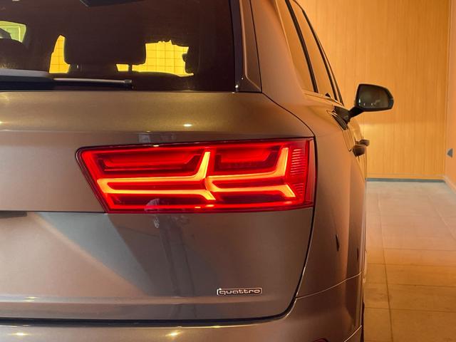 Ｑ７ ４５ＴＦＳＩクワトロ　Ｓラインパッケージ　ワンオーナー　純正ナビ　３６０度カメラ　フルセグＴＶ　７シーターパッケージ　ＡＣＣ　サイドアシスト　アクティブレーンアシスト　パワーバックドア　黒革シート　シートヒーター（54枚目）