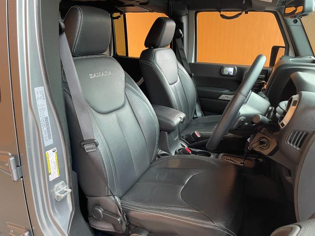 ジープ・ラングラーアンリミテッド サハラ 社外メモリナビ フルセグTV バックカメラ サイドカメラ Bluetooth 黒革シート シートヒーター クルーズコントロール MTモード付AT ダウンヒルアシストコントロール オートヘッドライト(25枚目)