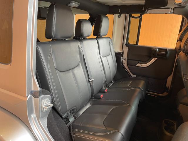 ジープ・ラングラーアンリミテッド サハラ 社外メモリナビ フルセグTV バックカメラ サイドカメラ Bluetooth 黒革シート シートヒーター クルーズコントロール MTモード付AT ダウンヒルアシストコントロール オートヘッドライト(30枚目)