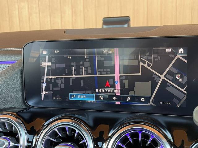 ＧＬＡクラス ＧＬＡ３５　４マチック　ＡＭＧアドバンスドＰＫＧ　ＡＭＧパフォーマンスＰＫＧ　ナビゲーションＰＫＧ　アドバンスドサウンド　ヘッドアップディスプレイ　３６０度カメラ　ＡＣＣ　ＬＫＡ　ＢＳＭ　パノラマＳＲ　黒革　シートヒーター（12枚目）