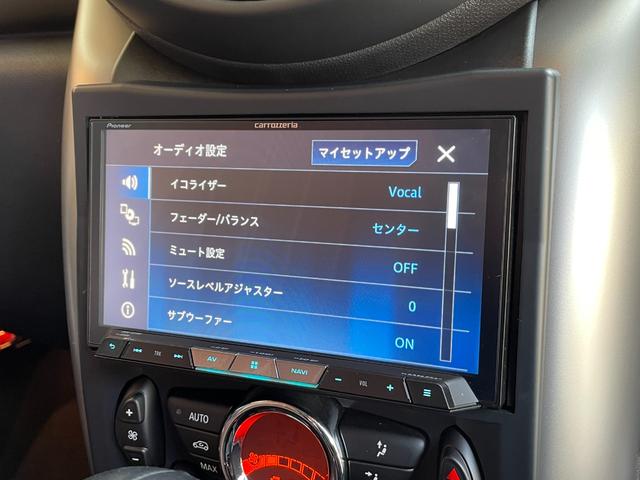 ＭＩＮＩ クーパーＤ　クロスオーバー　社外メモリナビ　フルセグＴＶ　バックカメラ　Ｂｌｕｅｔｏｏｔｈ　茶革シートカバー　ブラックデザイン　ＨＩＤヘッドライト　オートライト　純正１７インチブラックアルミ　プライバシーガラス　Ｆ／Ｒフォグ（15枚目）