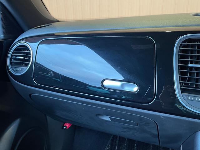 ザ・ビートル Ｒラインマイスター　赤黒コンビレザー　シートヒーター　ナビ　ＴＶ　Ｂｌｕｅｔｏｏｔｈ　ＤＶＤ　バックカメラ　ブラインドスポットモニター　リアトラフィックアラート　スマートキー　ＥＴＣ　ＨＩＤヘッドライト　純正１８ｉｎＡＷ（23枚目）