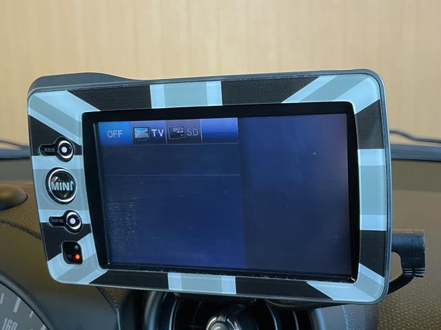 ＭＩＮＩ クーパーＳＤ　クロスオーバーマリン　ワンオーナー　１００台限定車　社外カロッツェリアナビ　テレビ　クルーズコントロール　パドルシフト　専用ハーフレザースポーツシート　専用１８インチアルミ　純正キセノンヘッドライト　アンビエントライト（12枚目）