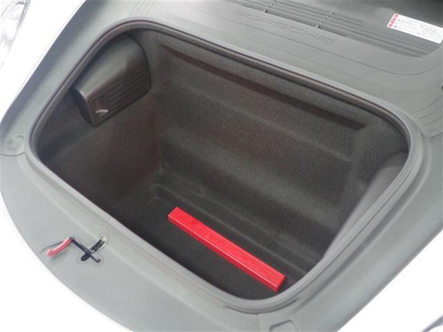 ７１８ケイマン ７１８ケイマンＳ　純正ナビ　ドラレコ　クルコン　ＥＴＣ　ワンオーナー　スポーツクロノパッケージ　ハーフレザーシート　２０インチアルミ　エアバッグ　パワーステアリング　パワーウィンドウ　革巻きステアリング　禁煙車（12枚目）
